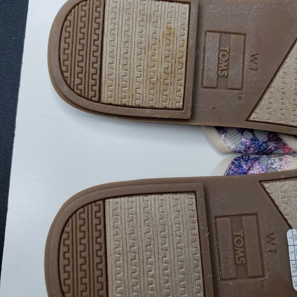 Toms Slide On Embroidered Floral Mesh Sandels - Picture 8 of 8